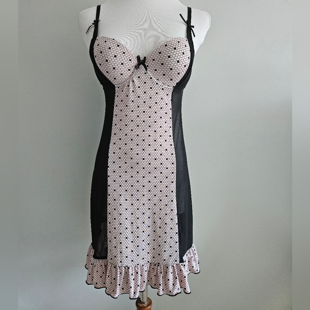 Marilyn Monroe | Black and Pink Polka Dot Chemise